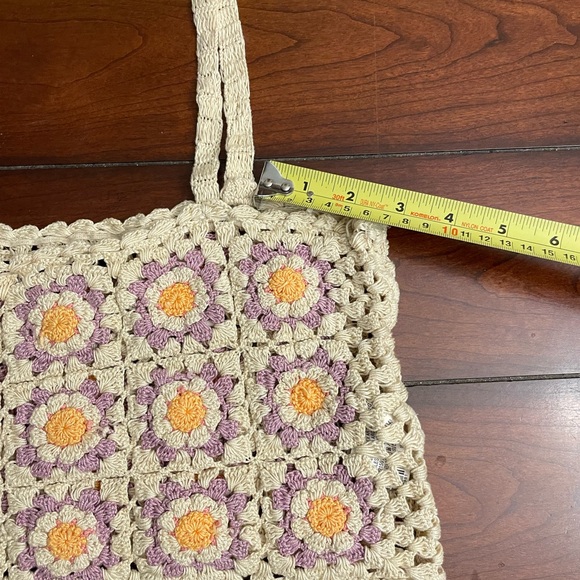 Zara Crocheted Floral Crop Top - Picture 5 of 7